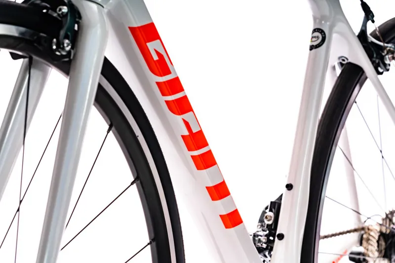 2020 Giant TCR Advanced 3 Carbon Road Bike in White-4